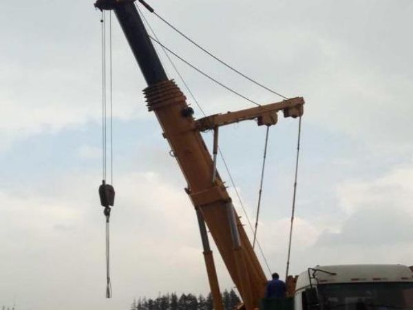 谯无极县吊车出租公司电话_吊车出租大型吊装应